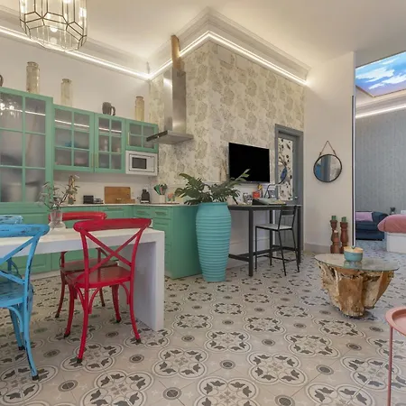 Jema Bajondillo Junto A La Playa *