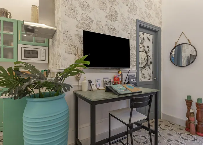 Jema Bajondillo Junto A La Playa *