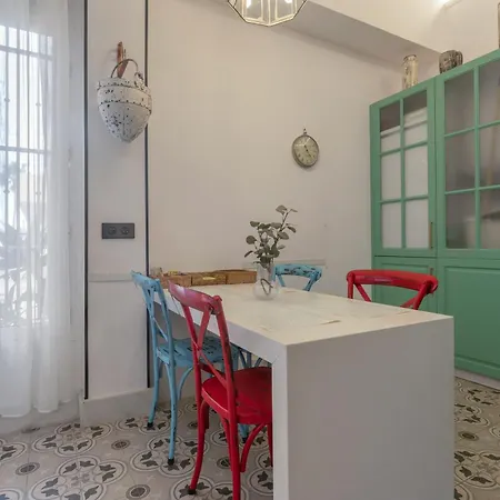 Jema Bajondillo Junto A La Playa