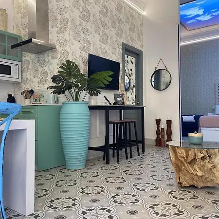 Jema Bajondillo Junto A La Playa *